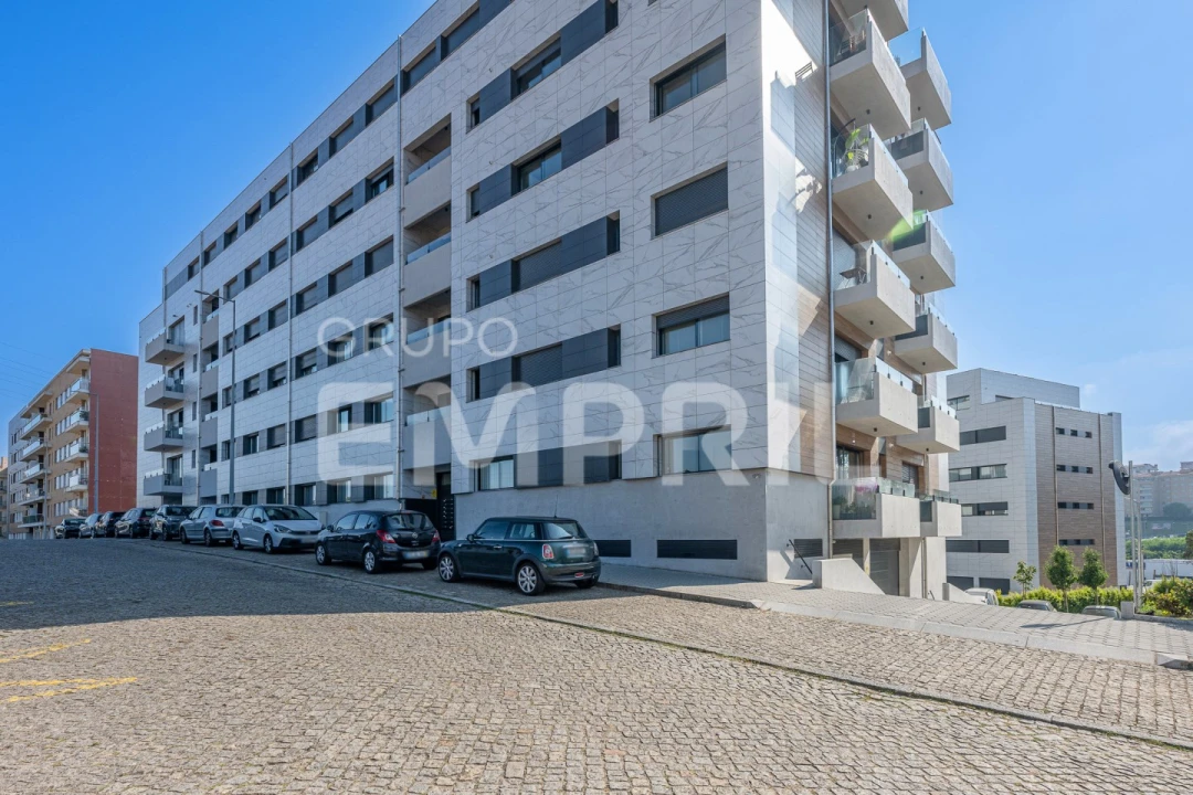 Apartamento T2 para Venda em Oliveira do Douro Foto 1