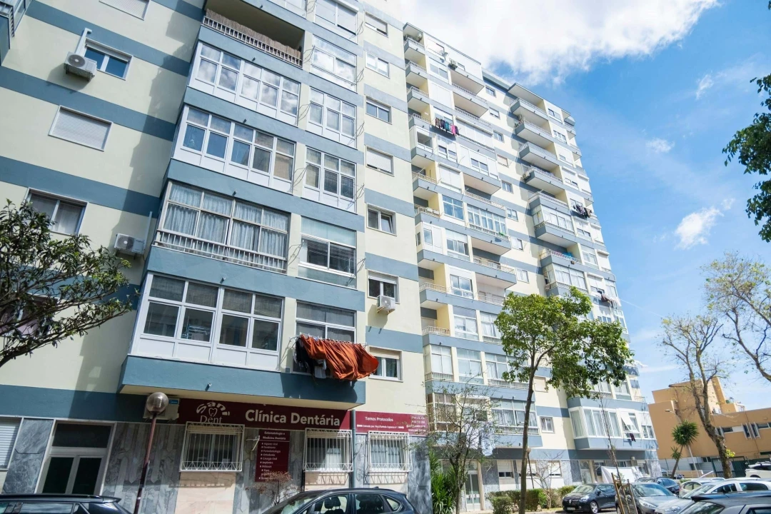 Apartamento T2 para Venda em Carnaxide e Queijas Foto 25