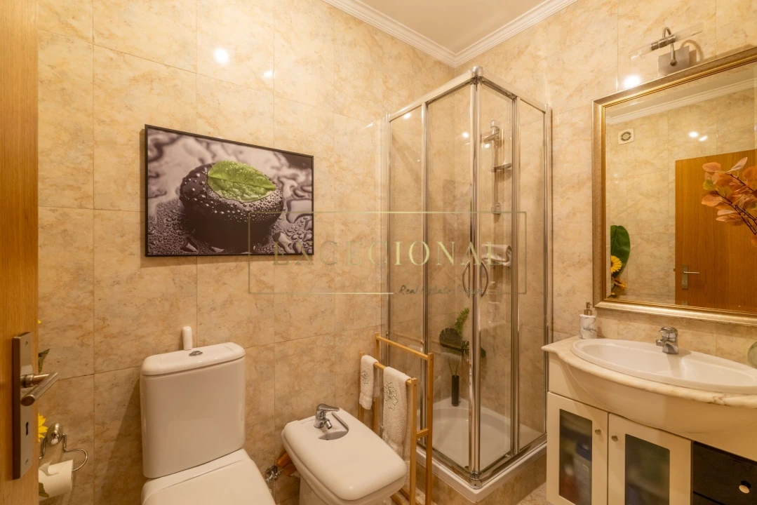 Apartamento T4 para Venda em Cidade da Maia Foto 10