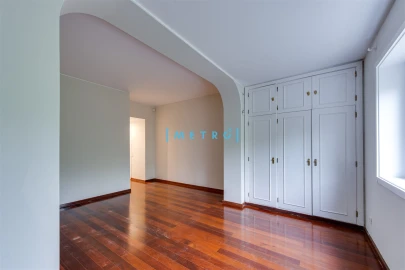 Apartamento T4 para Venda em Aldoar, Foz do Douro e Nevogilde
