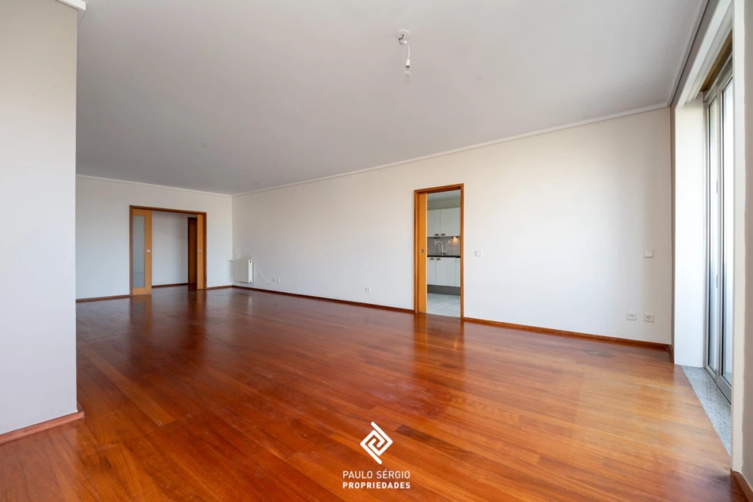 Apartamento T4 para Venda em Aldoar, Foz do Douro e Nevogilde Foto 3