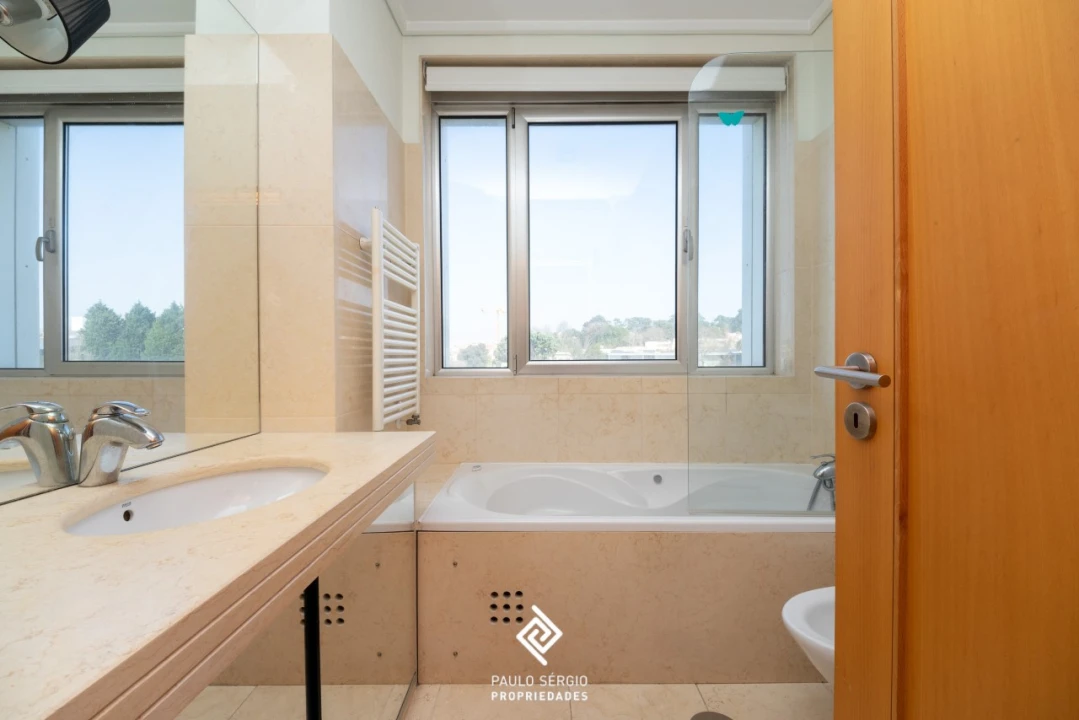 Apartamento T4 para Venda em Aldoar, Foz do Douro e Nevogilde Foto 11