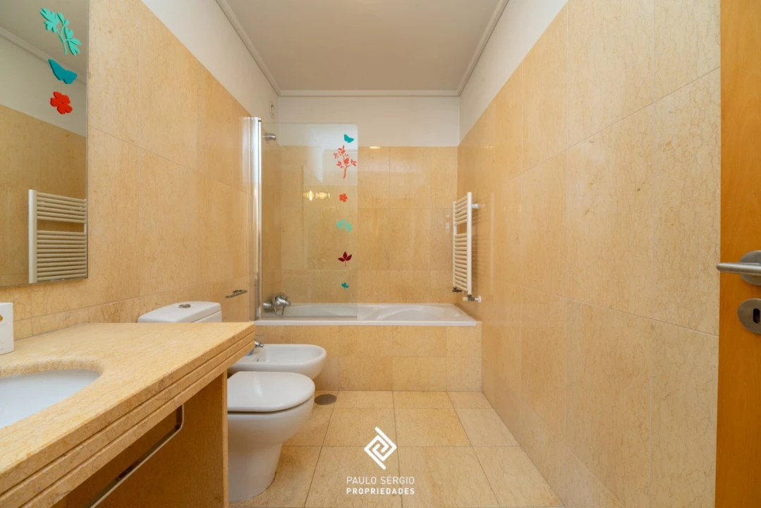 Apartamento T4 para Venda em Aldoar, Foz do Douro e Nevogilde Foto 12