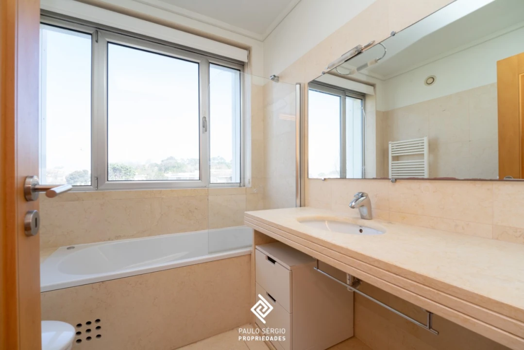 Apartamento T4 para Venda em Aldoar, Foz do Douro e Nevogilde Foto 16