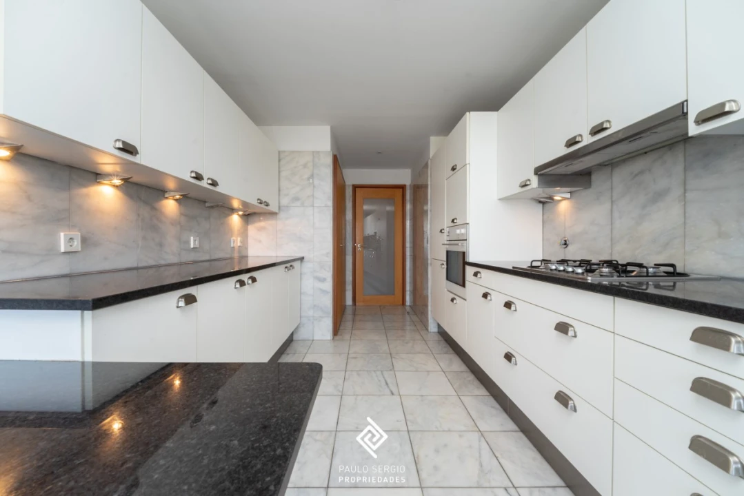 Apartamento T4 para Venda em Aldoar, Foz do Douro e Nevogilde Foto 5
