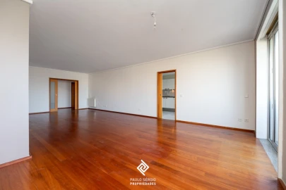 Apartamento T4 para Venda em Aldoar, Foz do Douro e Nevogilde
