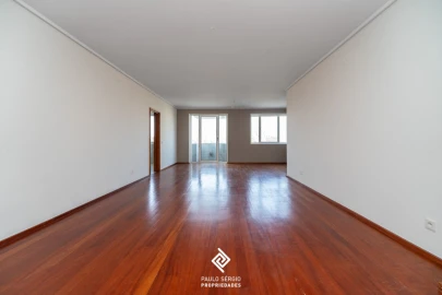 Apartamento T4 para Venda em Aldoar, Foz do Douro e Nevogilde
