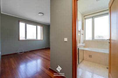 Apartamento T4 para Venda em Aldoar, Foz do Douro e Nevogilde