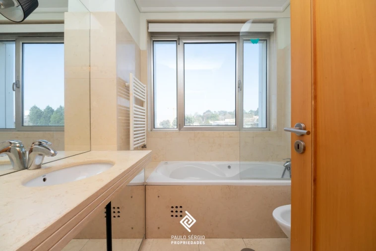 Apartamento T4 para Venda em Aldoar, Foz do Douro e Nevogilde Foto 11