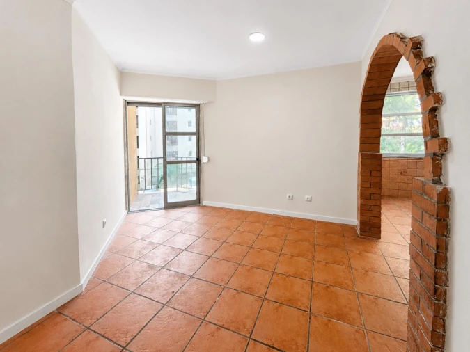 Apartamento T3 para Venda em Algueirão-Mem Martins Foto 6