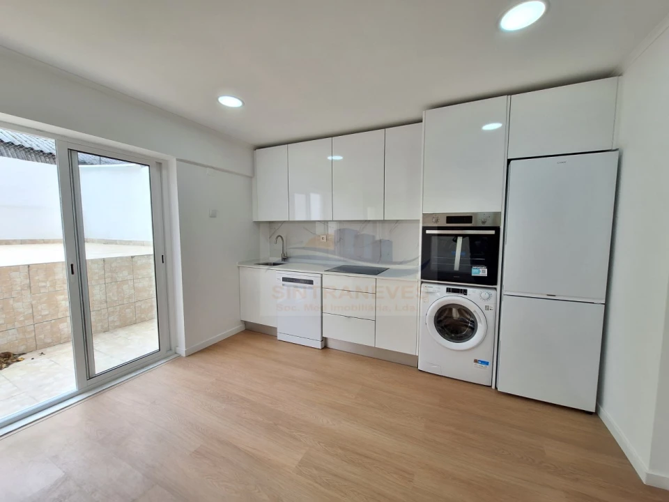 Apartamento T2 para Venda em Águas Livres Foto 3
