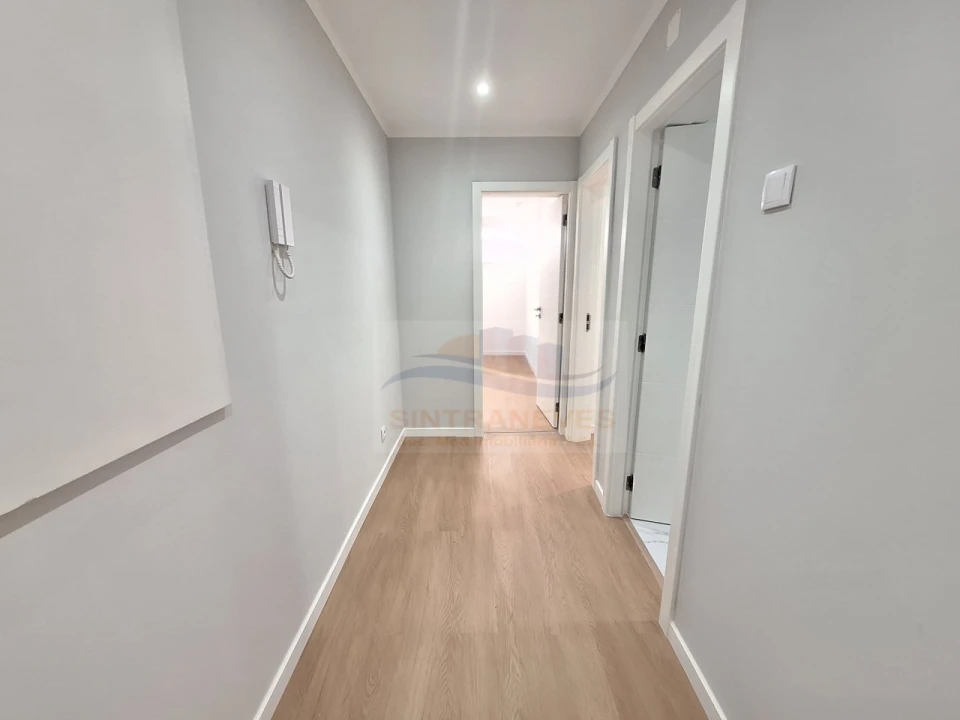 Apartamento T2 para Venda em Águas Livres Foto 6