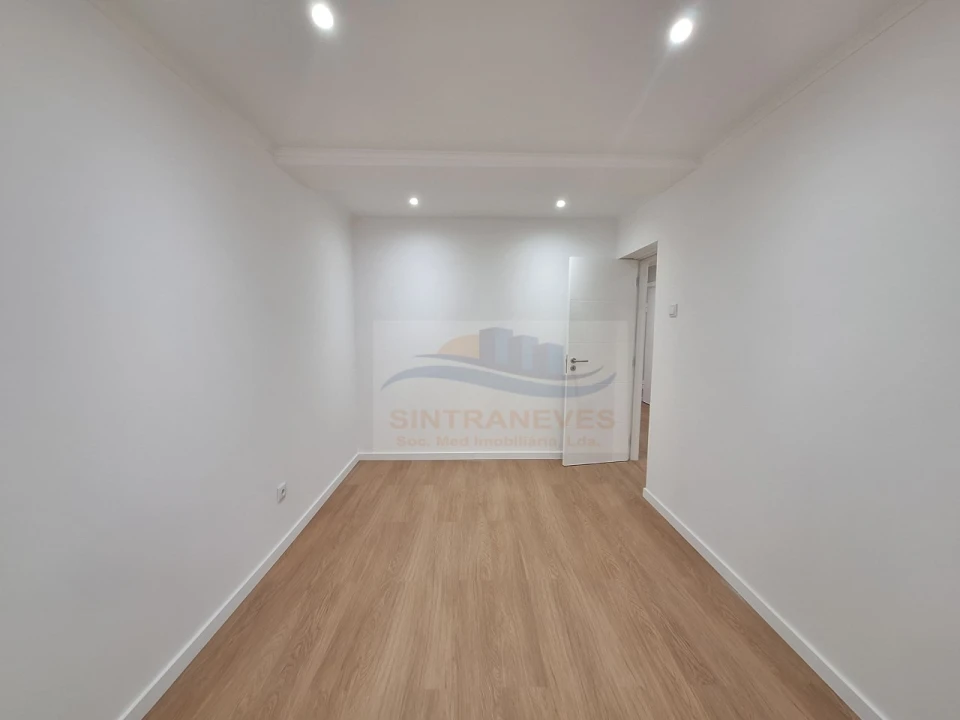 Apartamento T2 para Venda em Águas Livres Foto 7