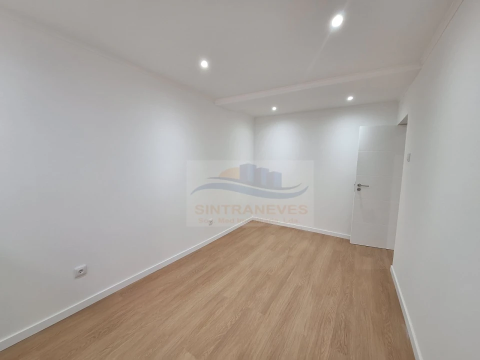 Apartamento T2 para Venda em Águas Livres Foto 8