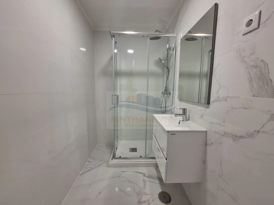 Apartamento T2 para Venda em Águas Livres Foto 12