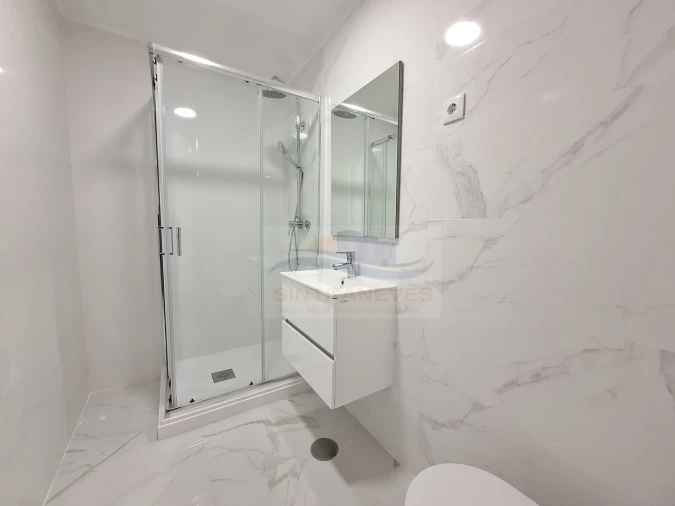 Apartamento T2 para Venda em Águas Livres Foto 9