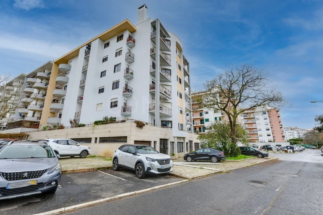 Negócio para Venda em Algés, Linda-A-Velha e Cruz Quebrada-Dafundo Foto 3