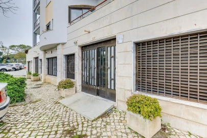 Negócio para Venda em Algés, Linda-A-Velha e Cruz Quebrada-Dafundo