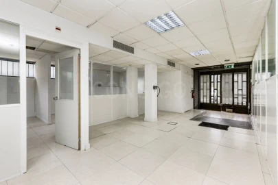 Negócio para Venda em Algés, Linda-A-Velha e Cruz Quebrada-Dafundo