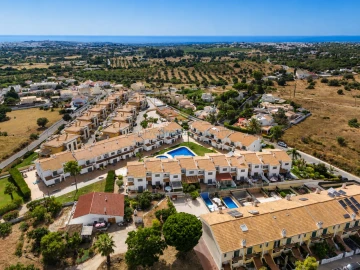 Moradia T3 para Venda em Ferreiras