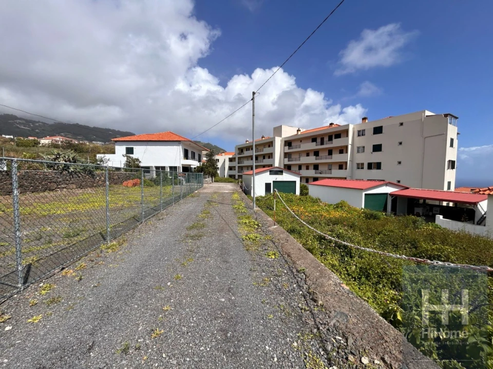 Terreno para Venda em Caniço Foto 3