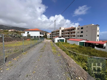 Terreno para Venda em Caniço