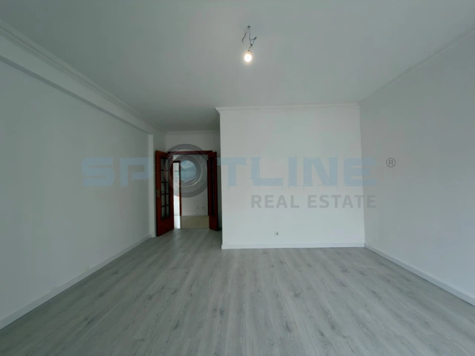 Apartamento T2 para Venda em Laranjeiro e Feijó Foto 17