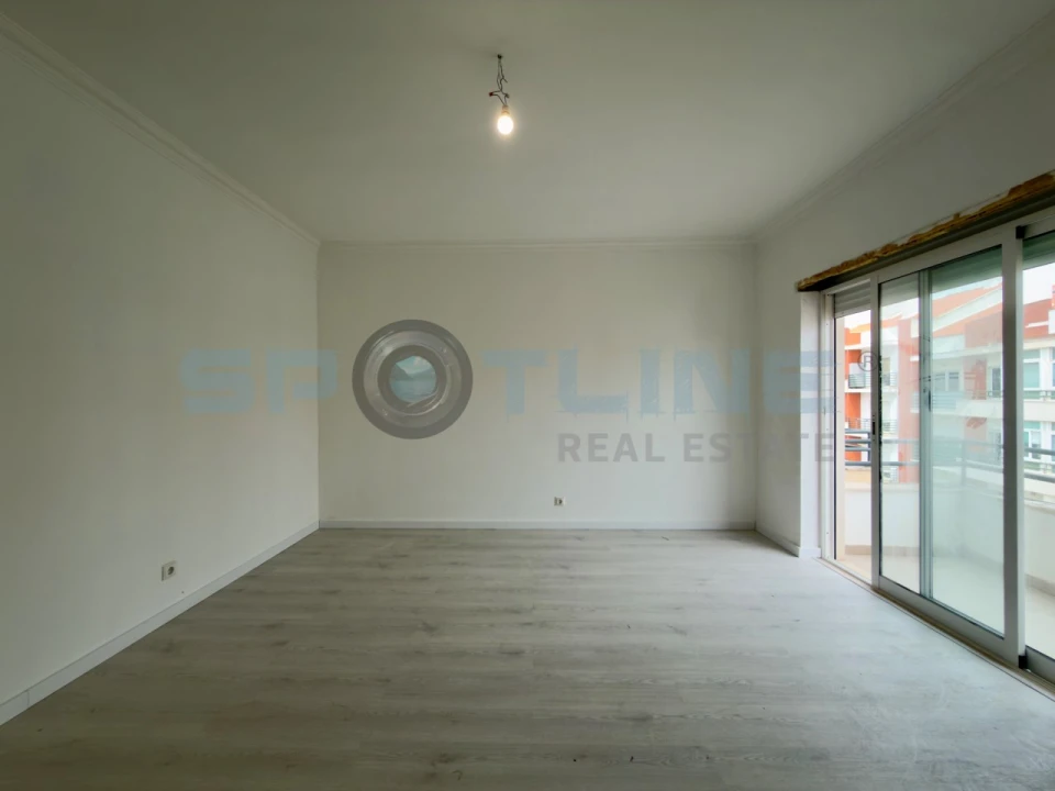 Apartamento T2 para Venda em Laranjeiro e Feijó Foto 19