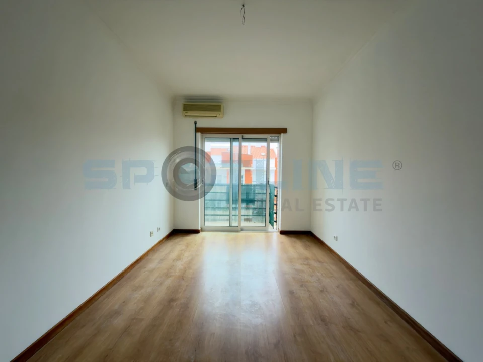 Apartamento T2 para Venda em Laranjeiro e Feijó Foto 32