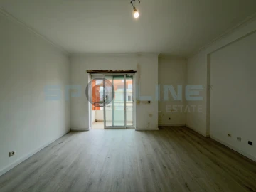 Apartamento T2 para Venda em Laranjeiro e Feijó