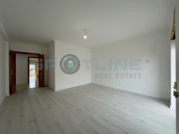 Apartamento T2 para Venda em Laranjeiro e Feijó