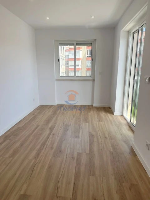 Apartamento T1 para Venda em Odivelas