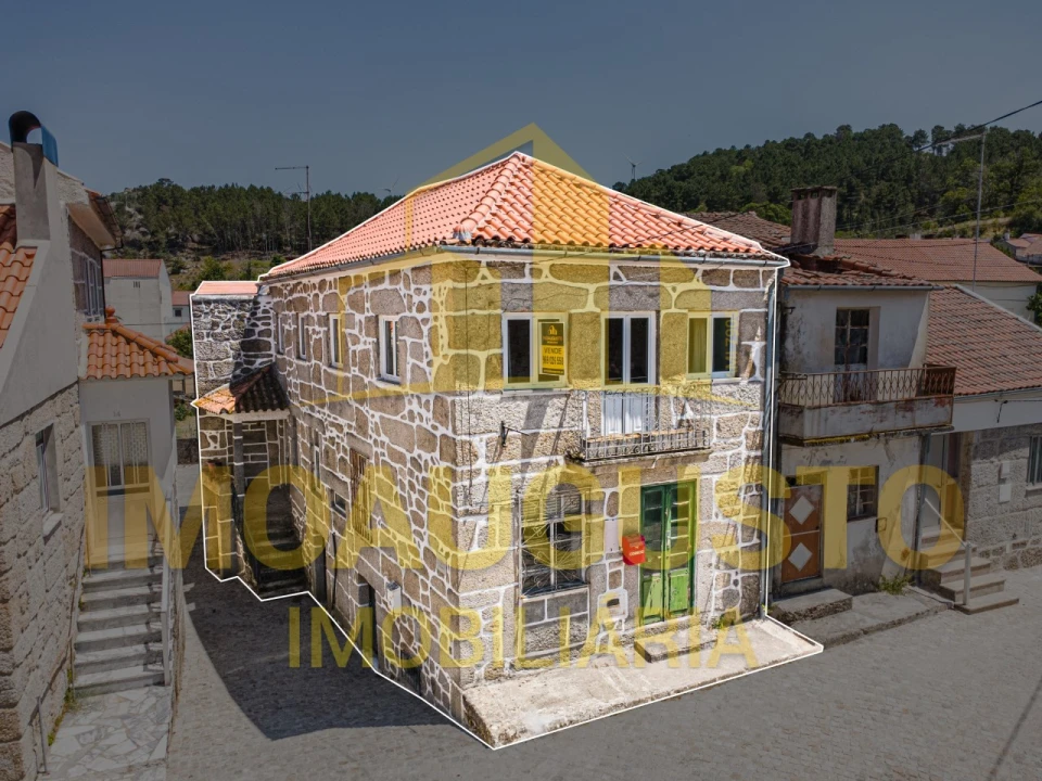 Moradia T4 para Venda em Prados Foto 2
