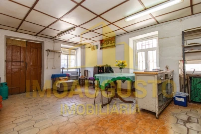 Moradia T4 para Venda em Prados