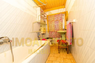 Moradia T4 para Venda em Prados