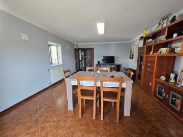 Moradia T3 para Venda em Campos e Vila Meã