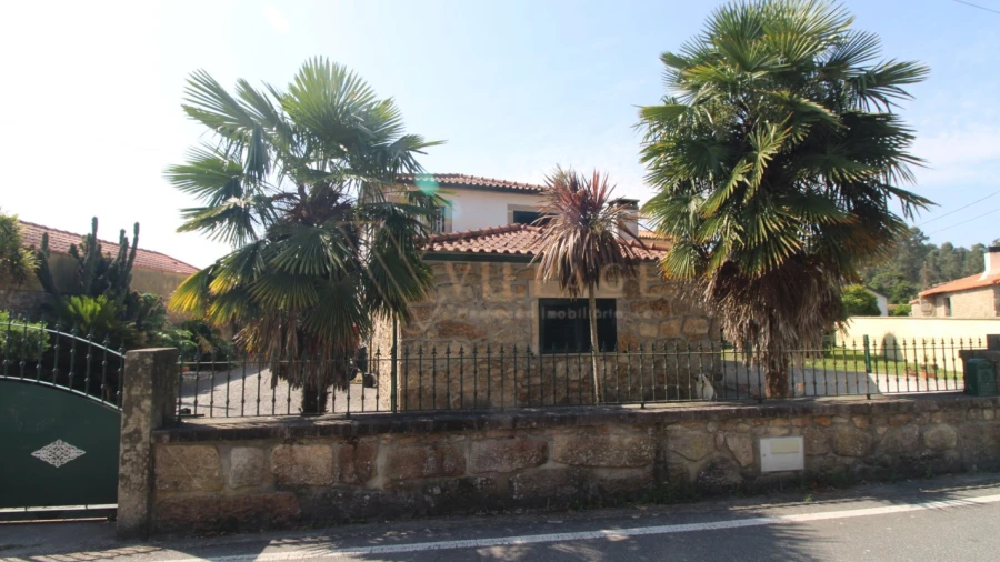 Moradia T3 para Venda em Campos e Vila Meã