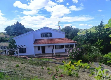Moradia T2 para Venda em Alenquer (Santo Estêvão e Triana)