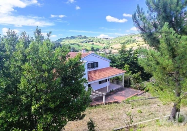 Moradia T2 para Venda em Alenquer (Santo Estêvão e Triana)