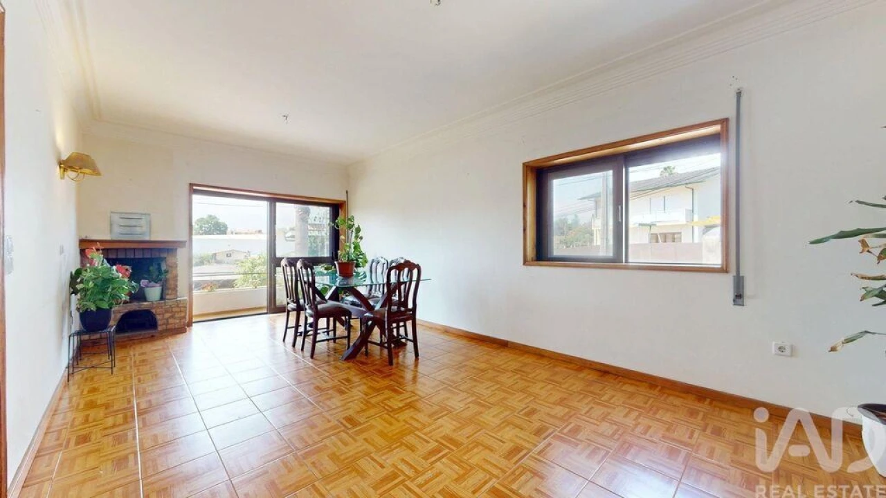 Moradia T3 para Venda em Milheiros Foto 25