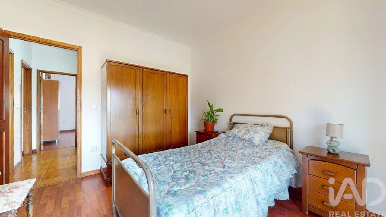 Moradia T3 para Venda em Milheiros Foto 14