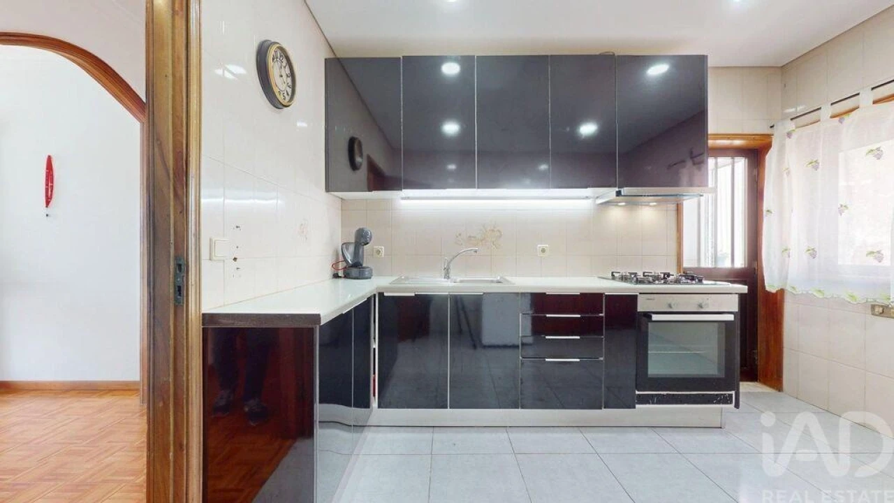 Moradia T3 para Venda em Milheiros Foto 31