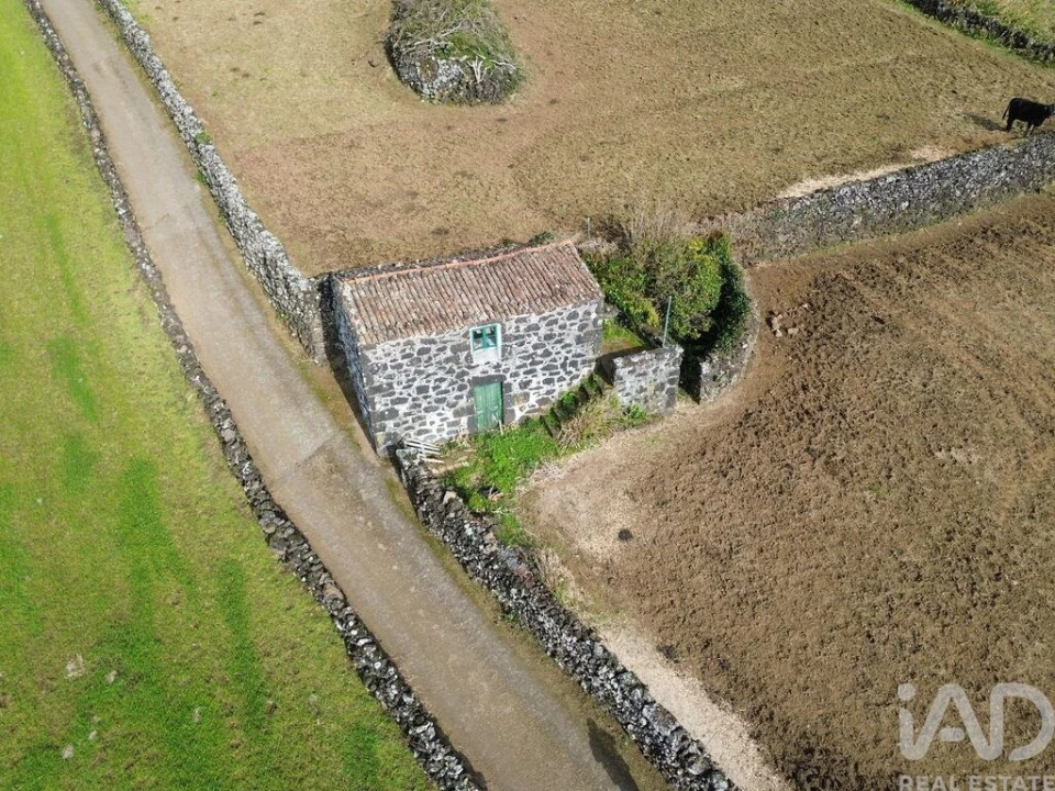 Terreno para Venda em Lajes do Pico Foto 14