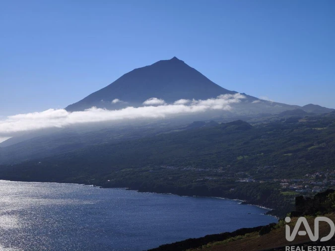 Terreno para Venda em Lajes do Pico Foto 9