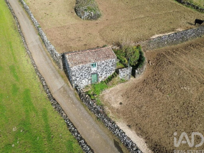 Terreno para Venda em Lajes do Pico Foto 14