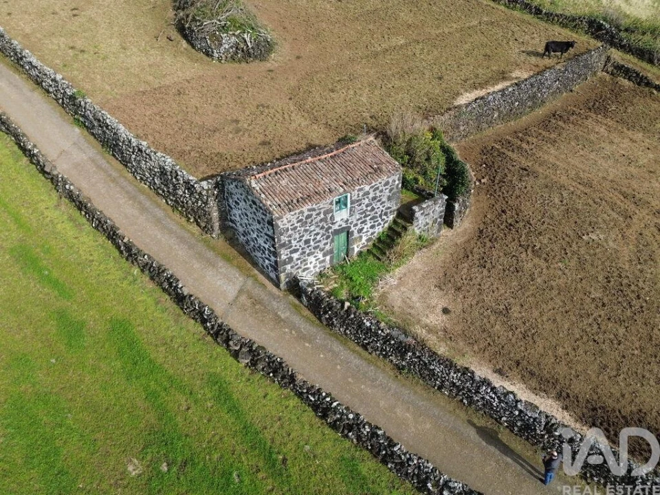 Terreno para Venda em Lajes do Pico Foto 12