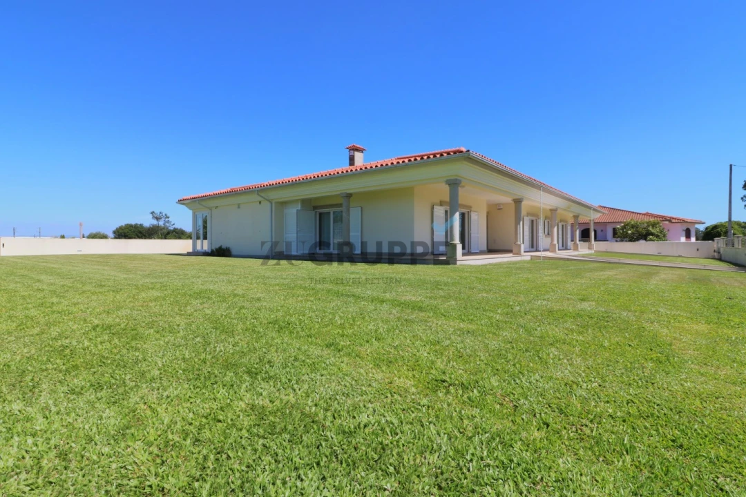 Moradia T4 para Venda em Oliveirinha Foto 1
