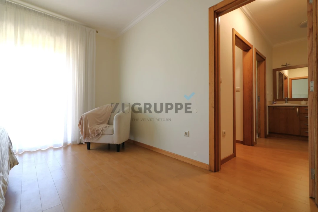 Moradia T4 para Venda em Oliveirinha Foto 33