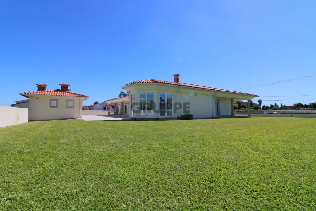 Moradia T4 para Venda em Oliveirinha Foto 52