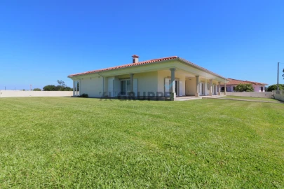 Moradia T4 para Venda em Oliveirinha